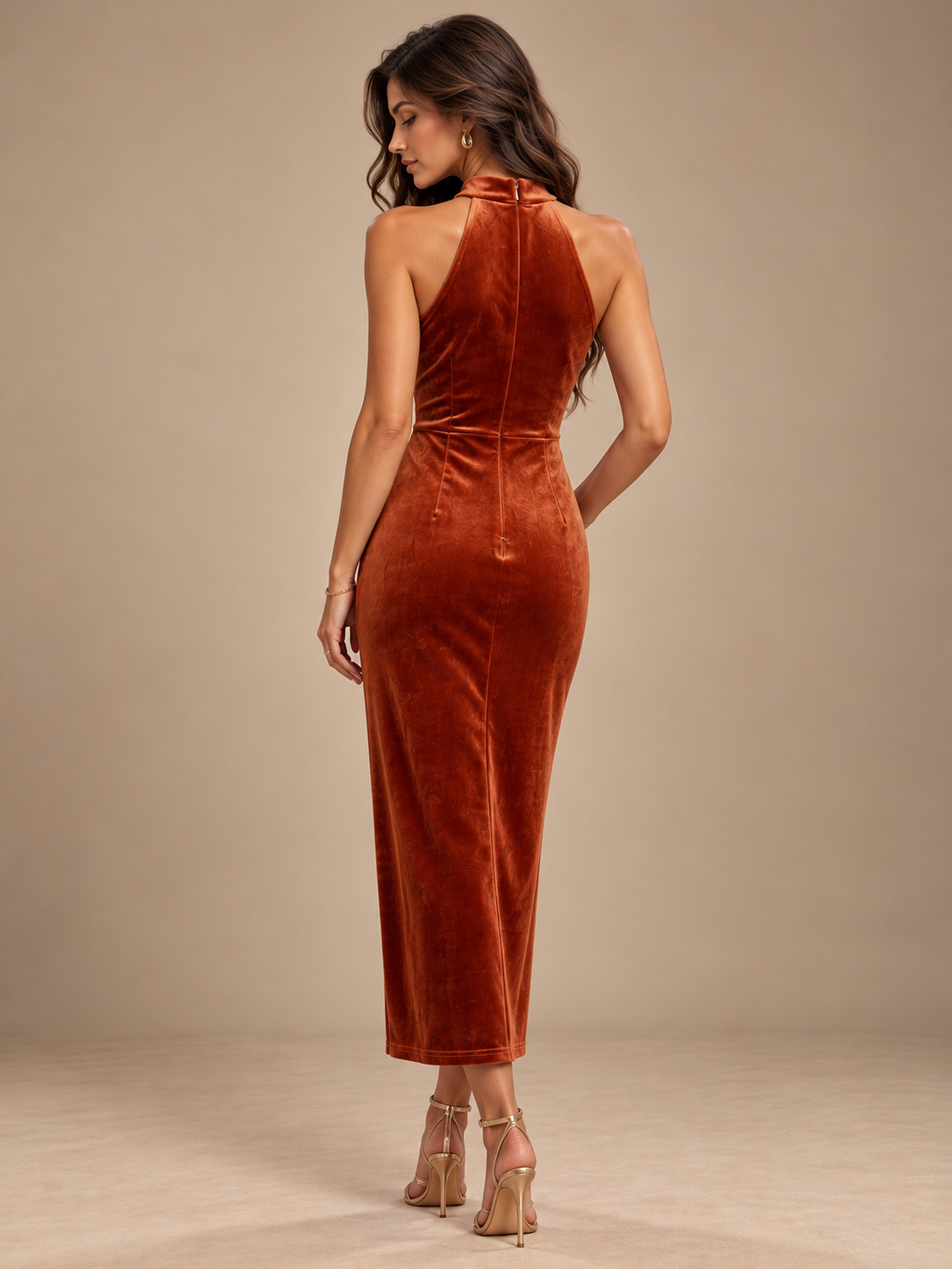 Sheath/Column Halter Velvet Tea-Length Cocktail Dresses with Ruched Waist