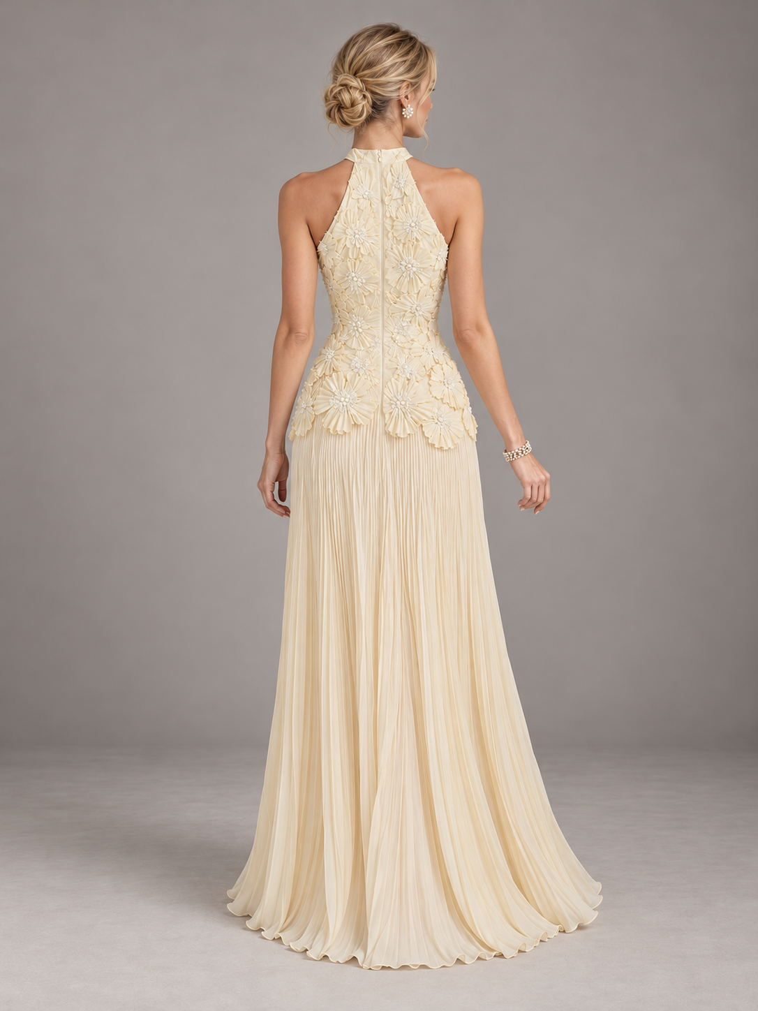 Halter Chiffon A Line Sleeveless Formal Dresses with 3D Flowers Applique & Pleated