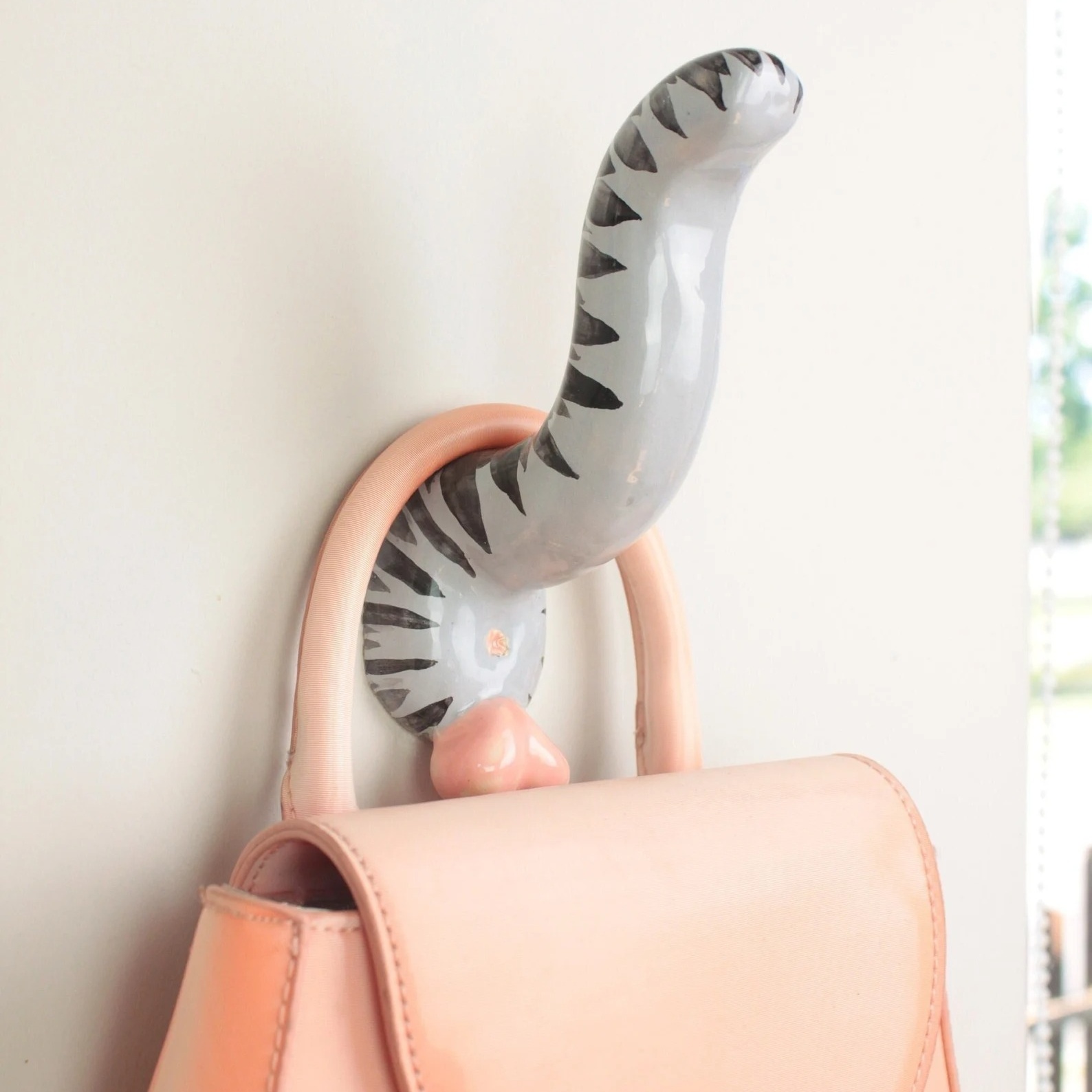 Сat tail hook