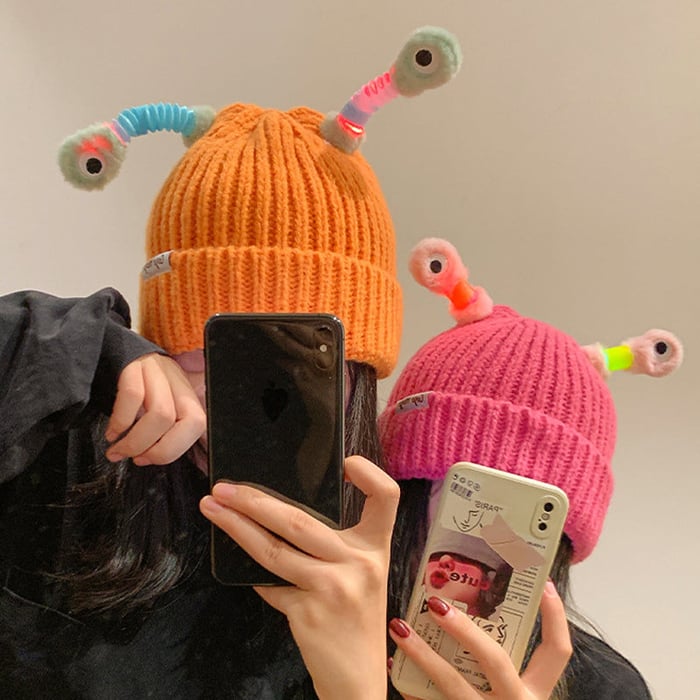 🎩Winter Parent-Child Cute Glowing Little Monster Knit Hat