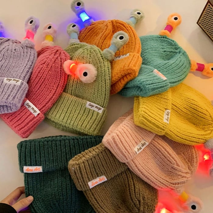 🎩Winter Parent-Child Cute Glowing Little Monster Knit Hat