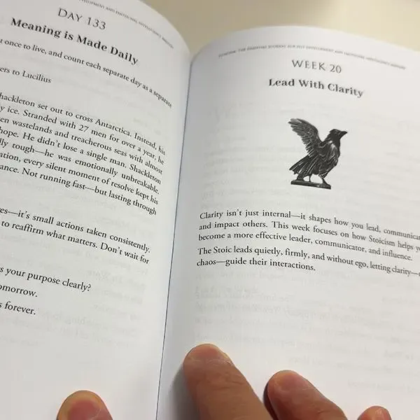 Stoicism: 365 Daily Lessons for Motivation, Mental Strength, and Emotional Clarity