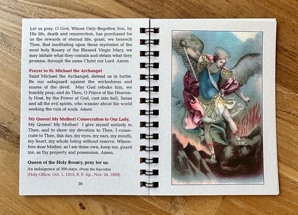 Traditional Rosary Meditation Booklet: 15 Mysteries, Prayers & Diagram