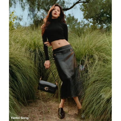 Tabby Shoulder Bag 20 In Signature Leather