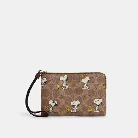 Cothtach X Peanuts Corner Zip Wristlet