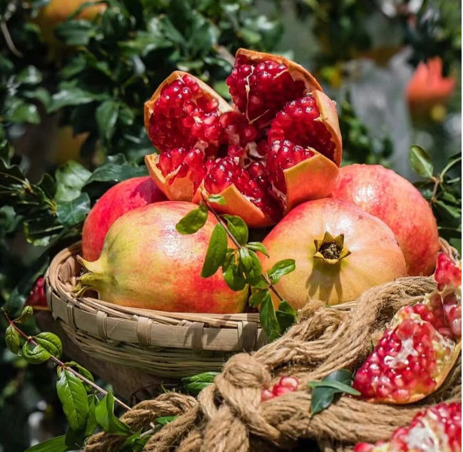 🍎 Семена от нар – мека пулпа, сладък и сочен вкус