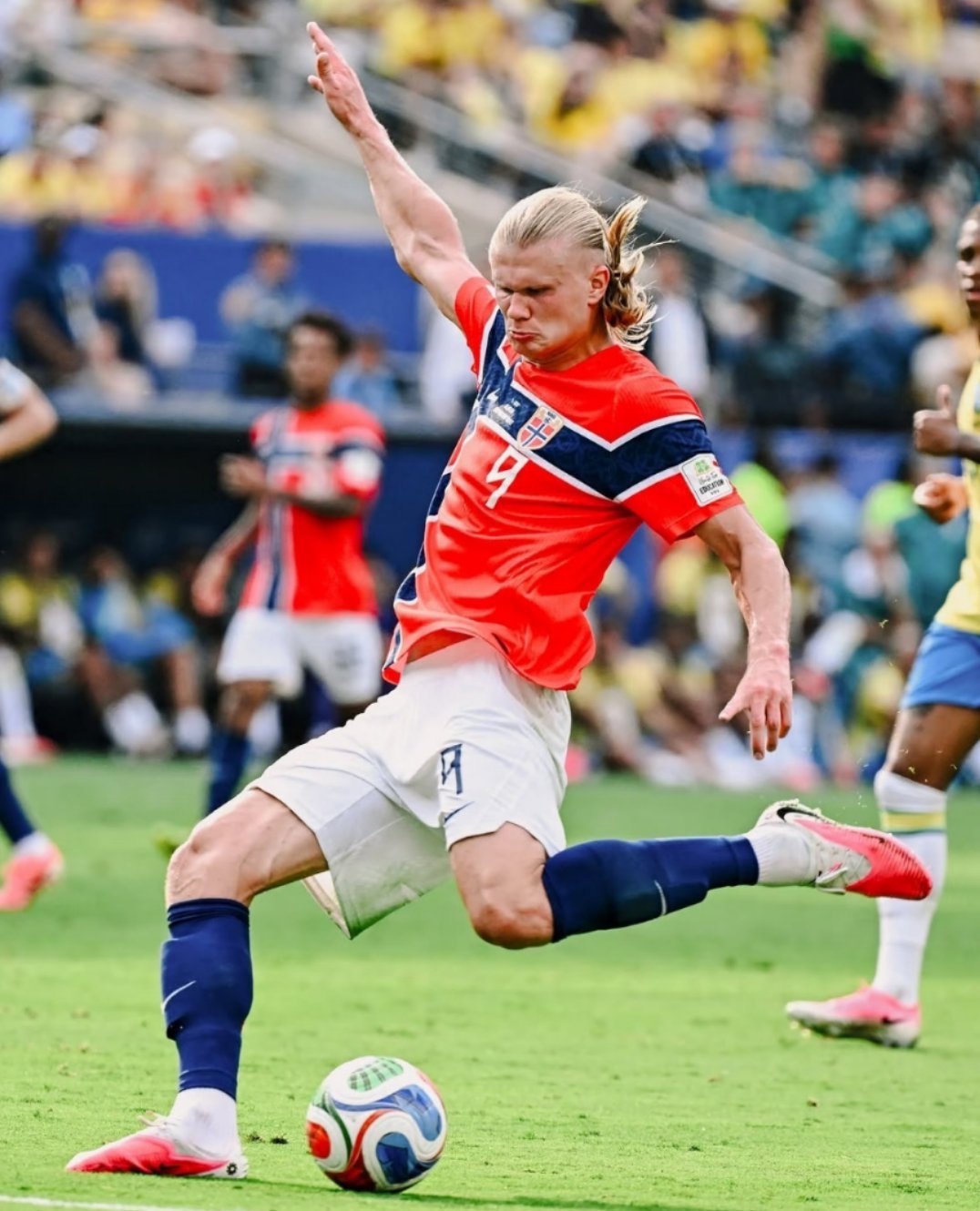Haaland match action photography