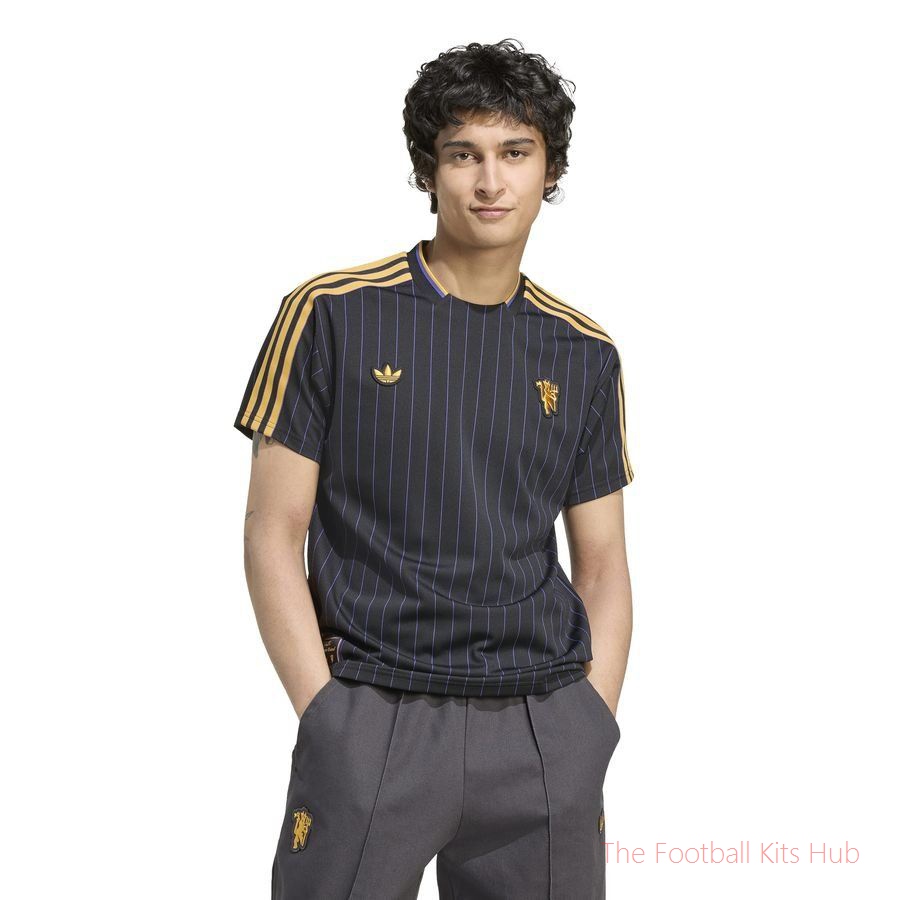 Manchester United T-Shirt Terrace Icons - Black-unisoccer store