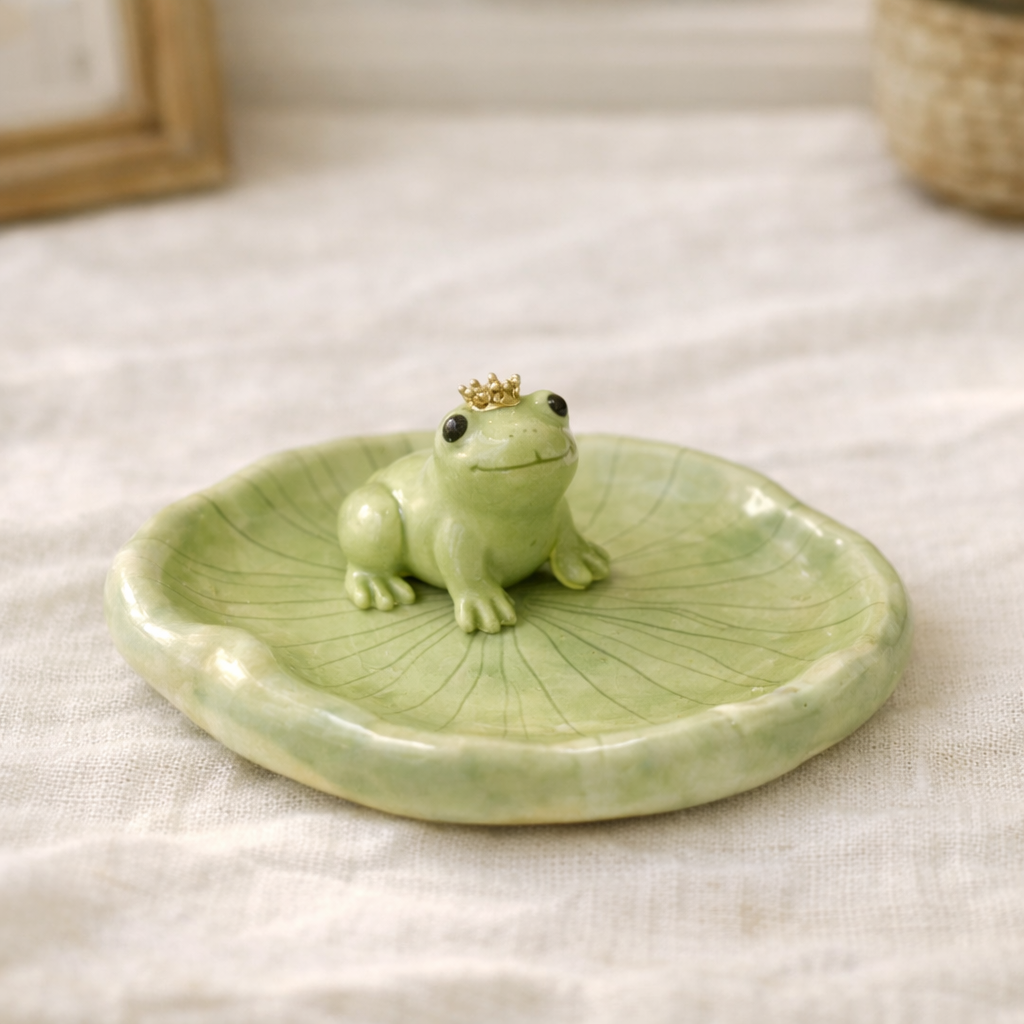 Ceramic Frog Jewelry Tray Leaf‑Shaped Decorative Piece for Home Vanity Display