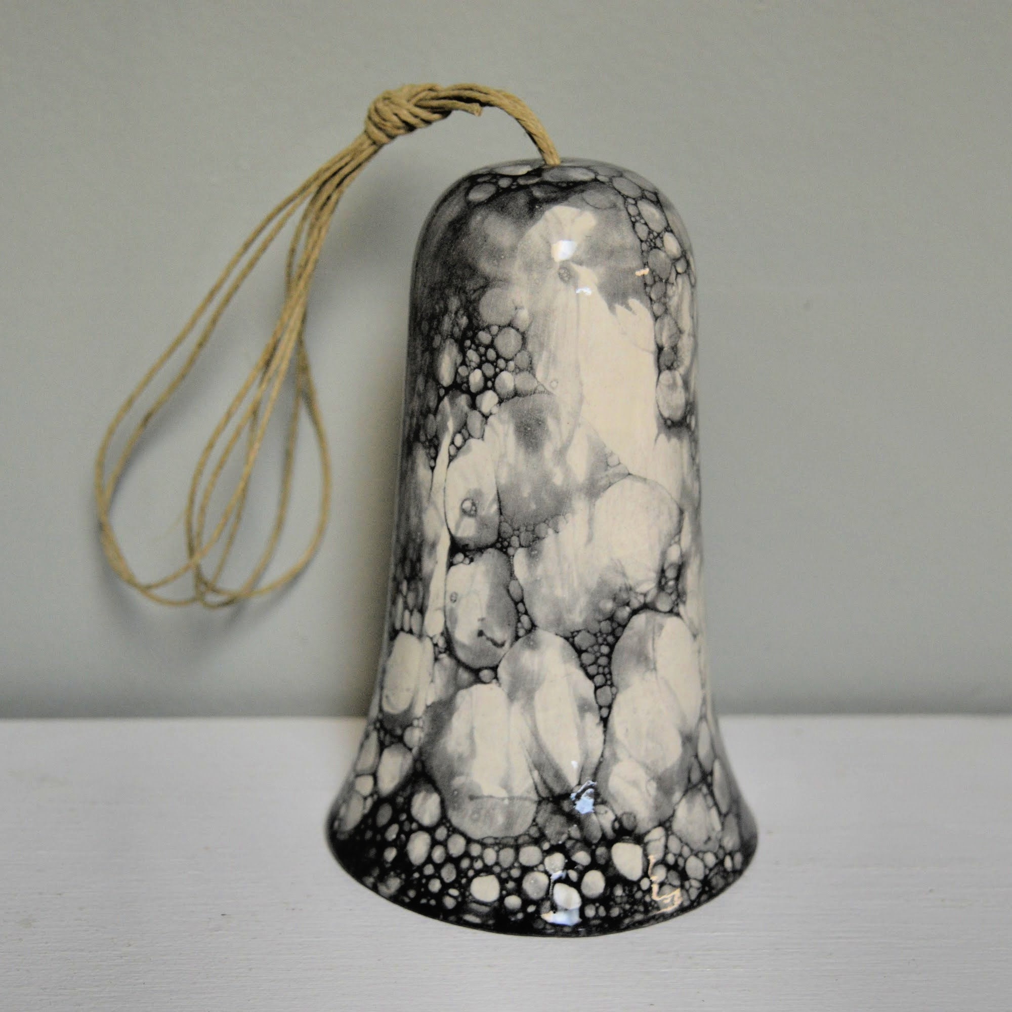 Ceramic Gray Marble Glaze Wind Chime Bell‑Shaped Hanging Decor for Home Wall Display