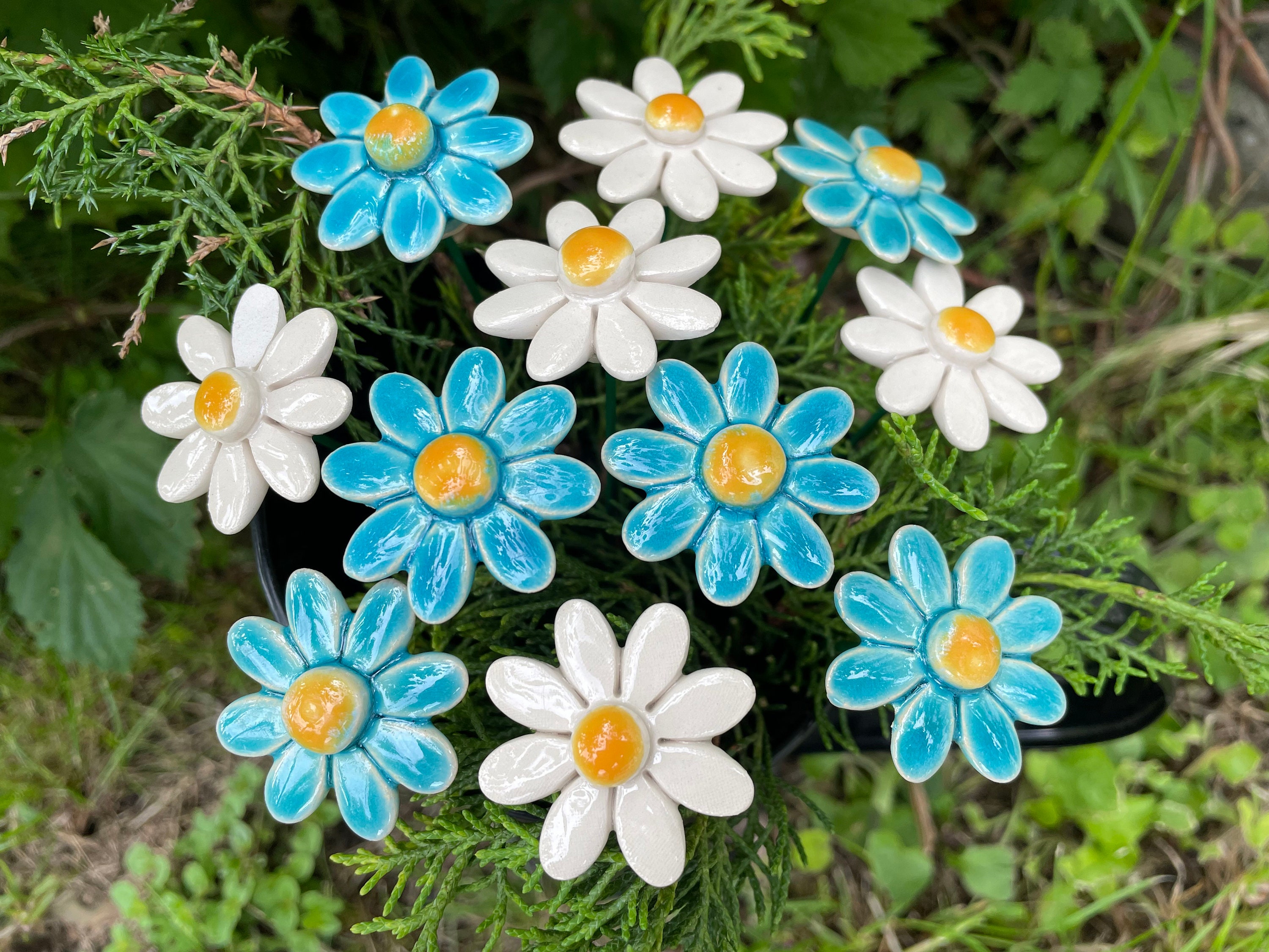 Ceramic Daisy Flower Garden Plant Support Decoration
