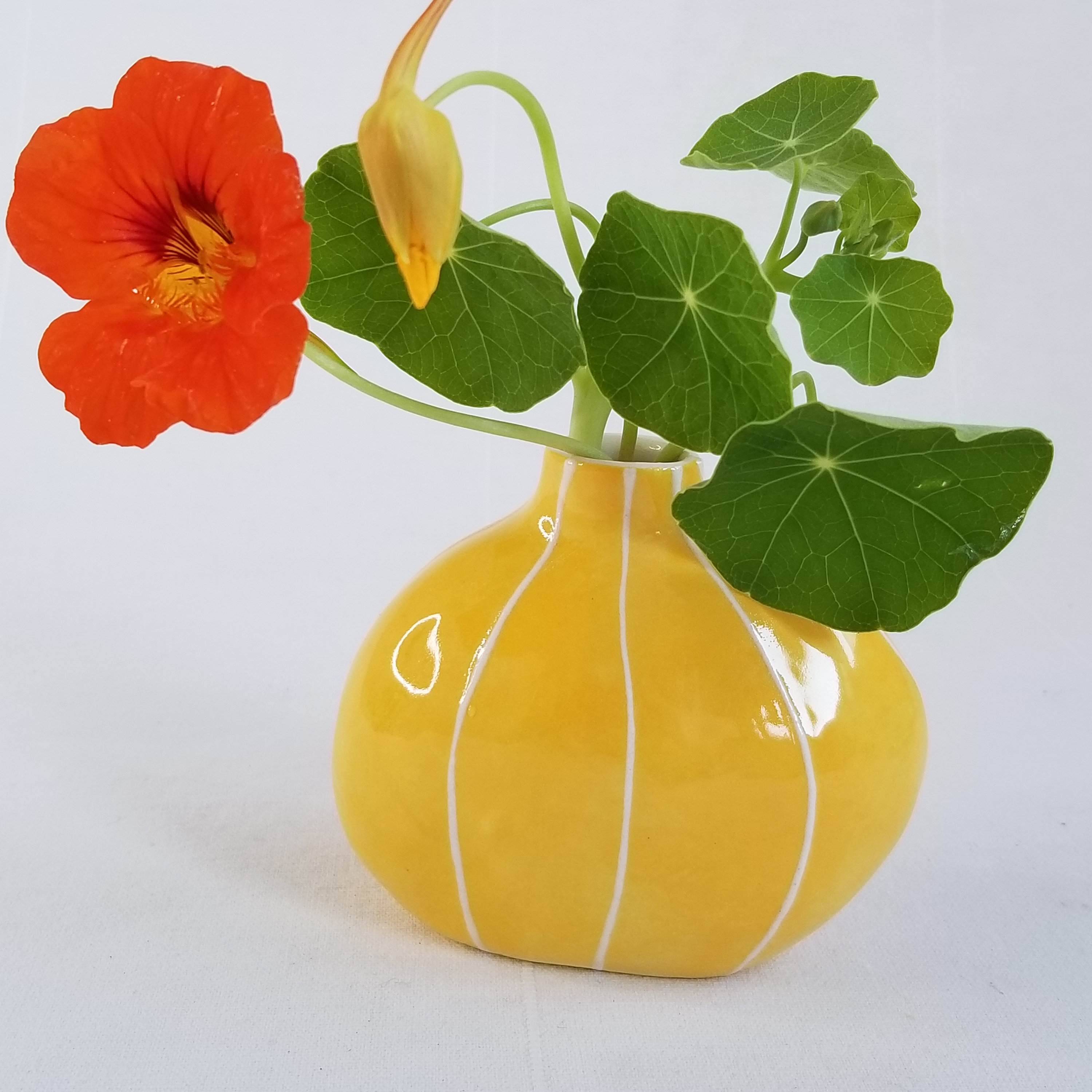 Ceramic Mini ceramic vase Soft‑Tone Decorative Pieces for Home Shelf Display