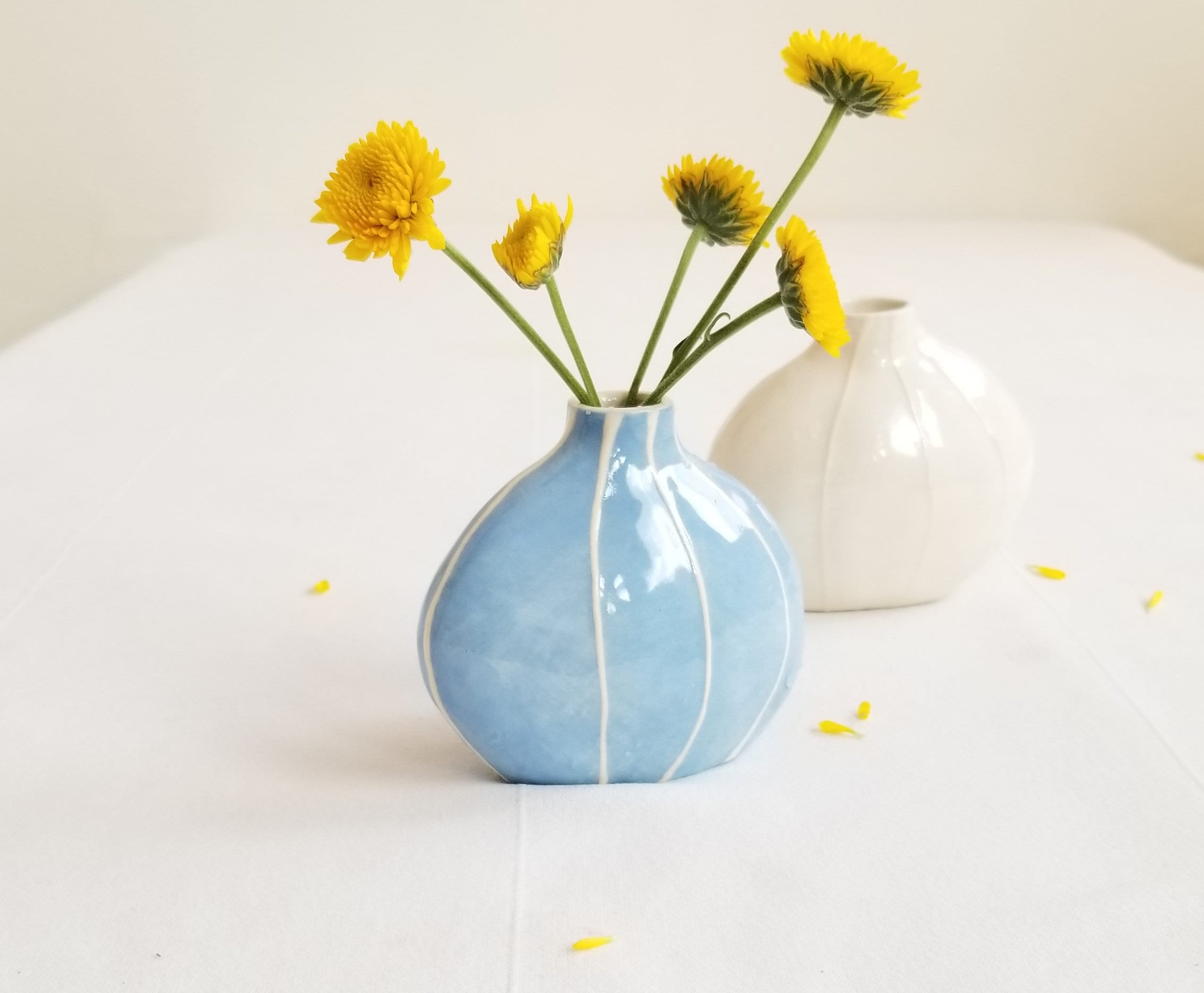 Ceramic Mini ceramic vase Soft‑Tone Decorative Pieces for Home Shelf Display