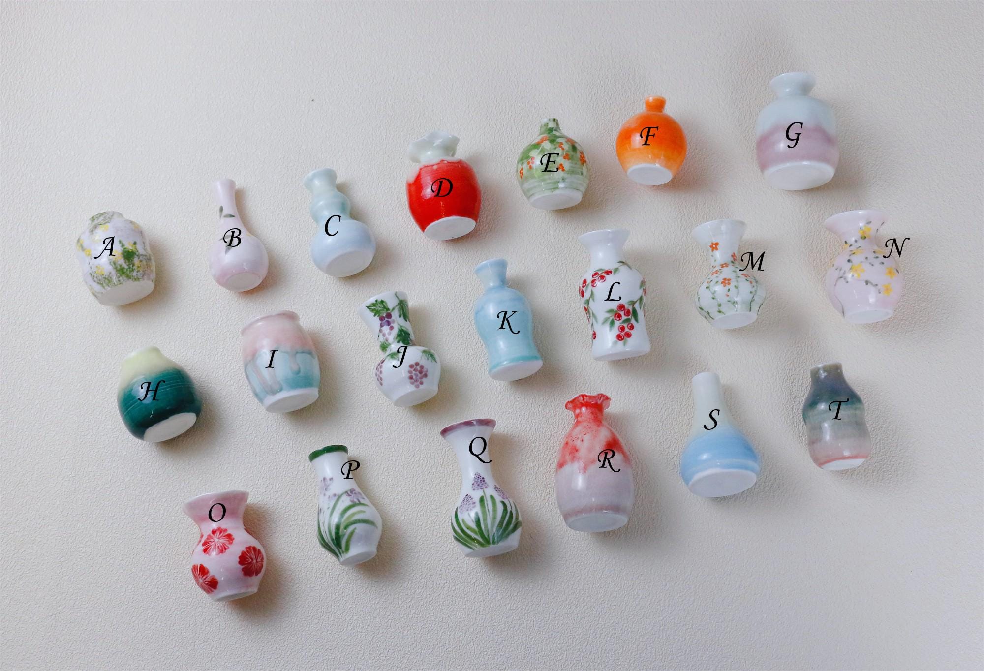 Mini Ceramic Vase‑Style Fridge Magnet in Assorted Artistic Designs