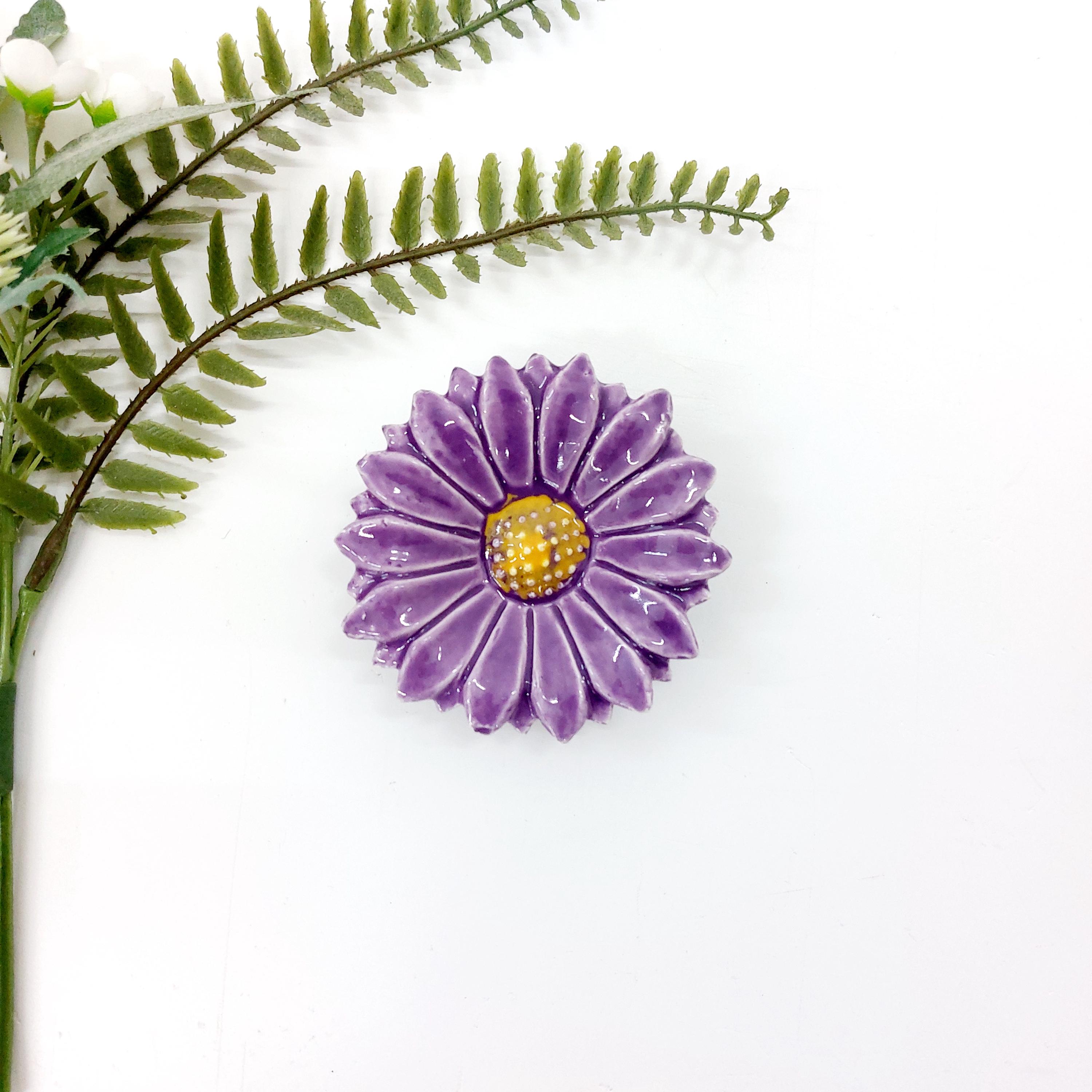 Ceramic Daisy Wall Decor, Glazed Flower Shape, Home Wall Accent