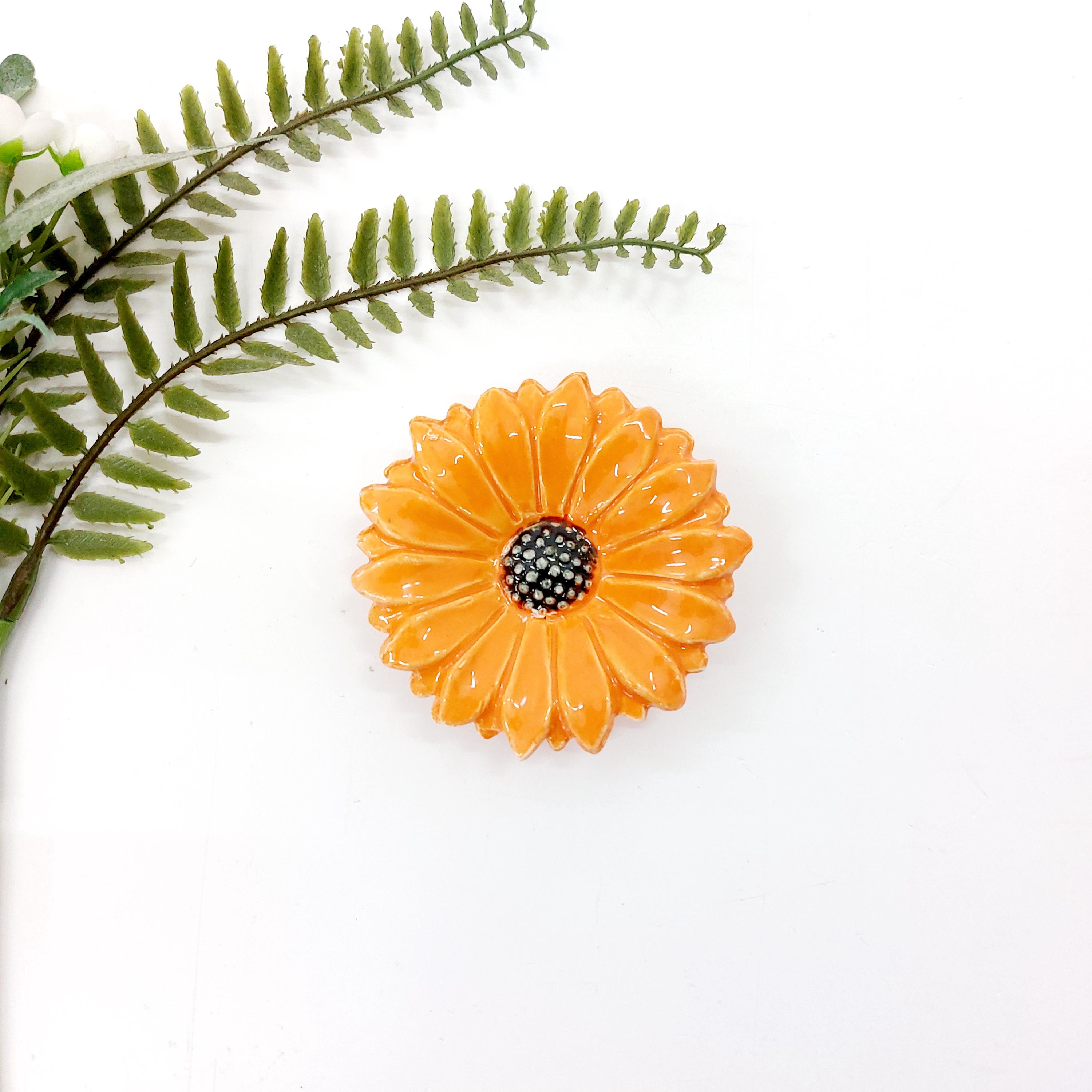 Ceramic Daisy Wall Decor, Glazed Flower Shape, Home Wall Accent