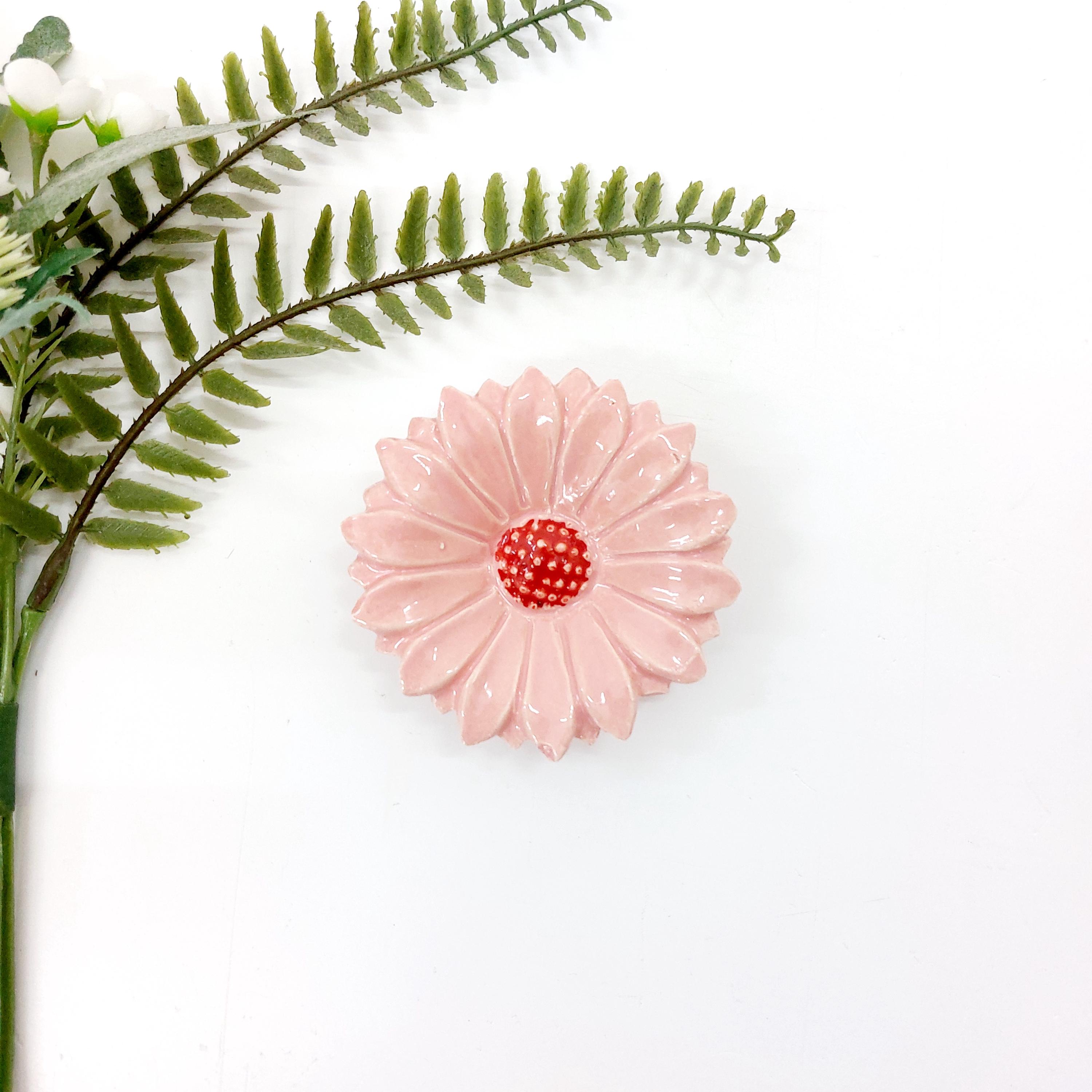 Ceramic Daisy Wall Decor, Glazed Flower Shape, Home Wall Accent