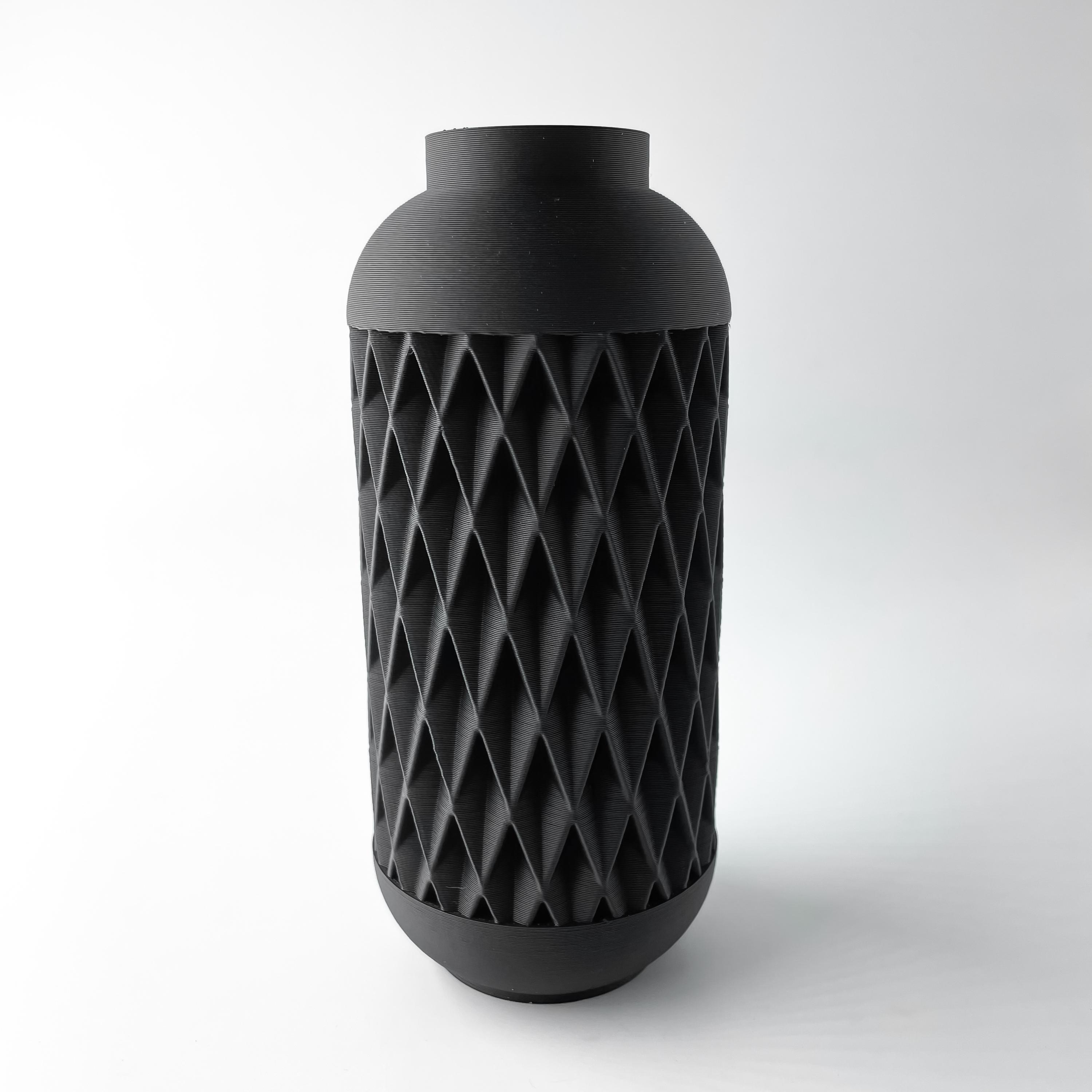 Black Diamond‑Textured Decorative Vase for Modern Interior Styling