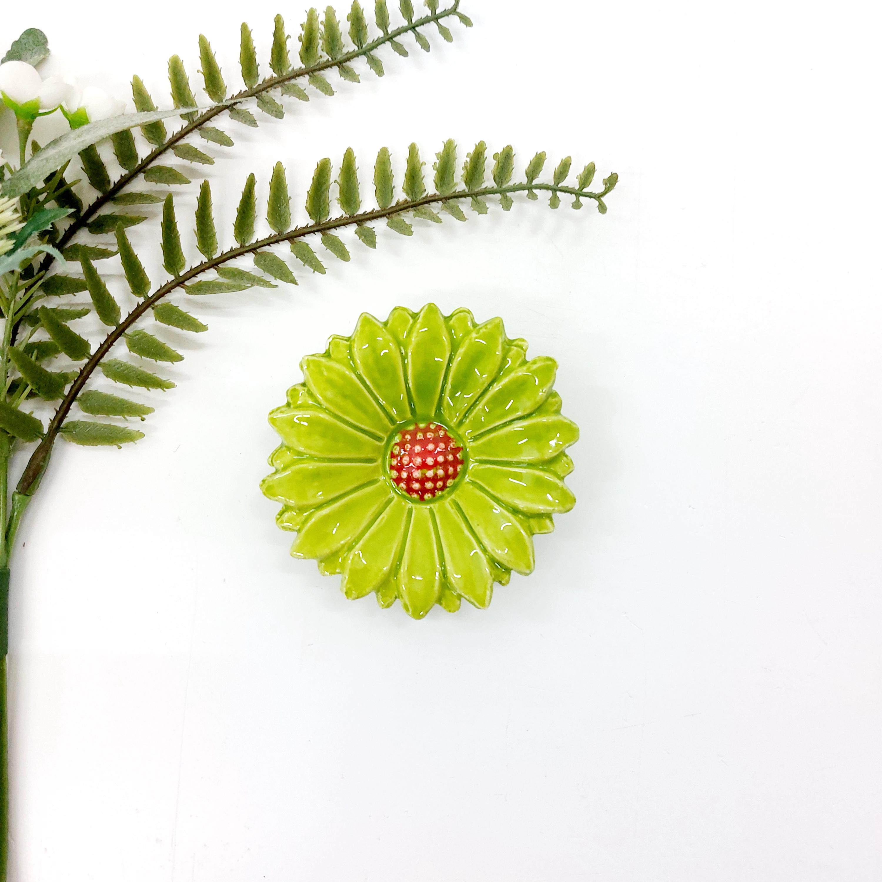 Ceramic Daisy Wall Decor, Glazed Flower Shape, Home Wall Accent