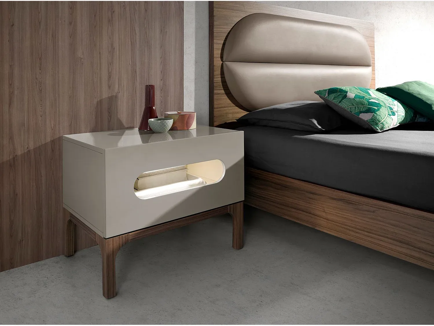 Moderner Nachttisch aus Holz mit Beleuchtung-decoravito.com
