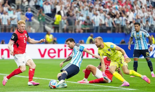 Messi scoring goal