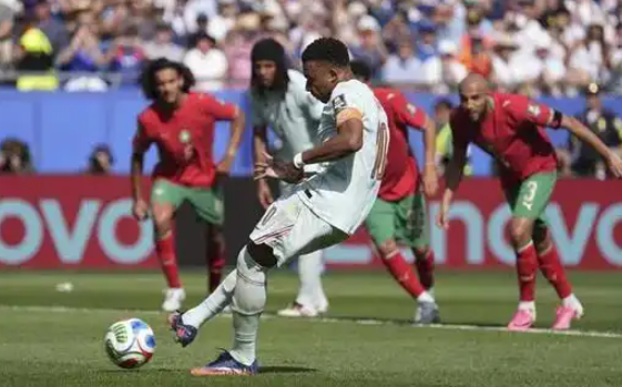 Mbappe attacking Morocco defense