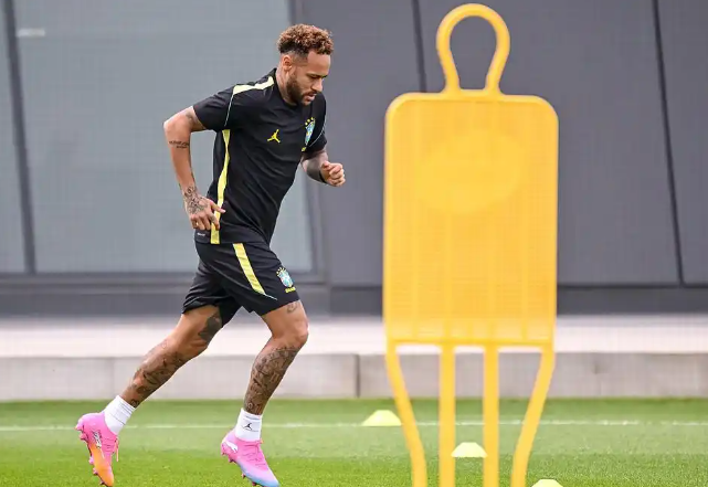 Neymar training