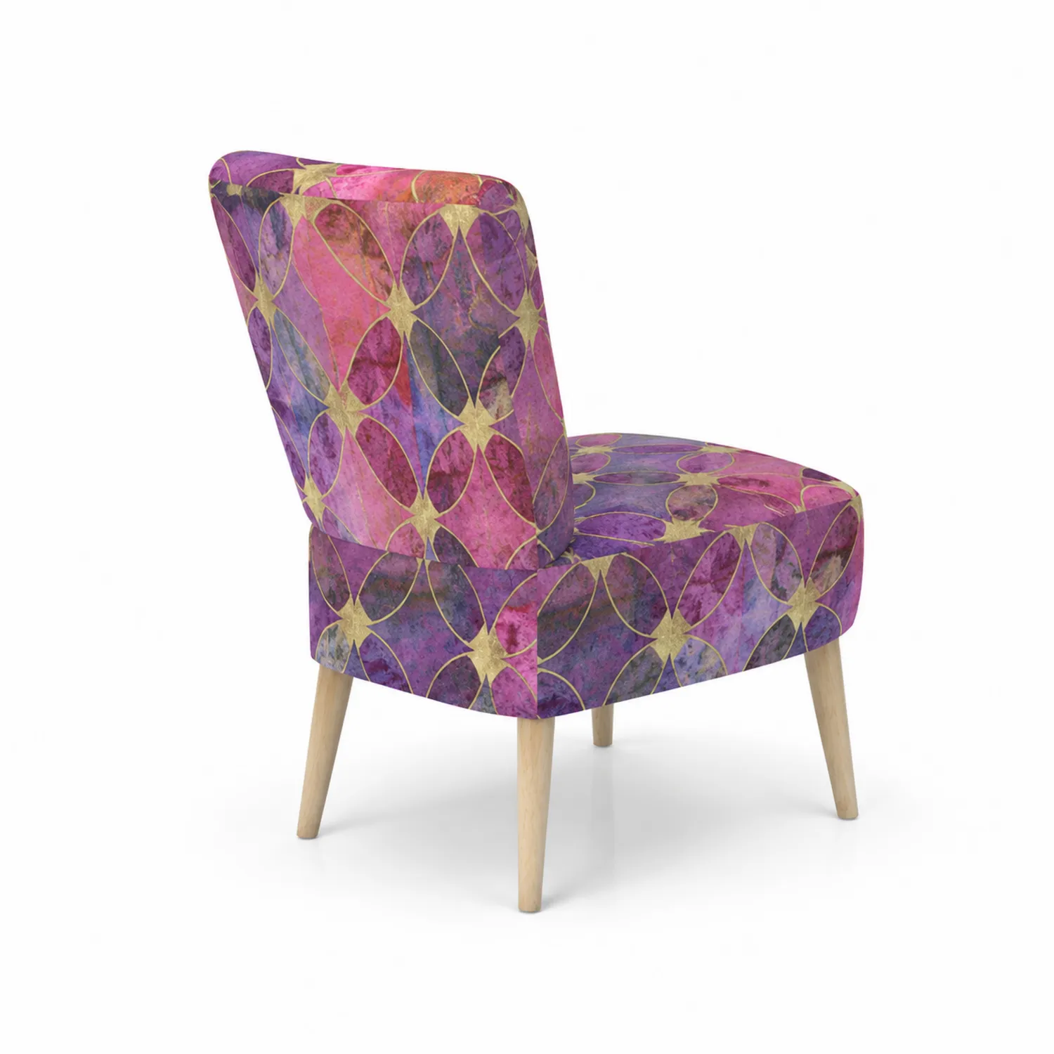 Silla de tela con patrón geométrico y patas de madera