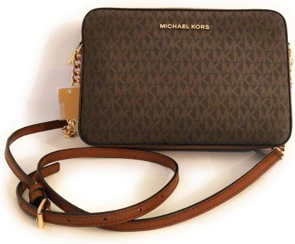 3 Styltes - Michthtael Kors Women's Jet Set Item Lg Crossbody Signature PVC
