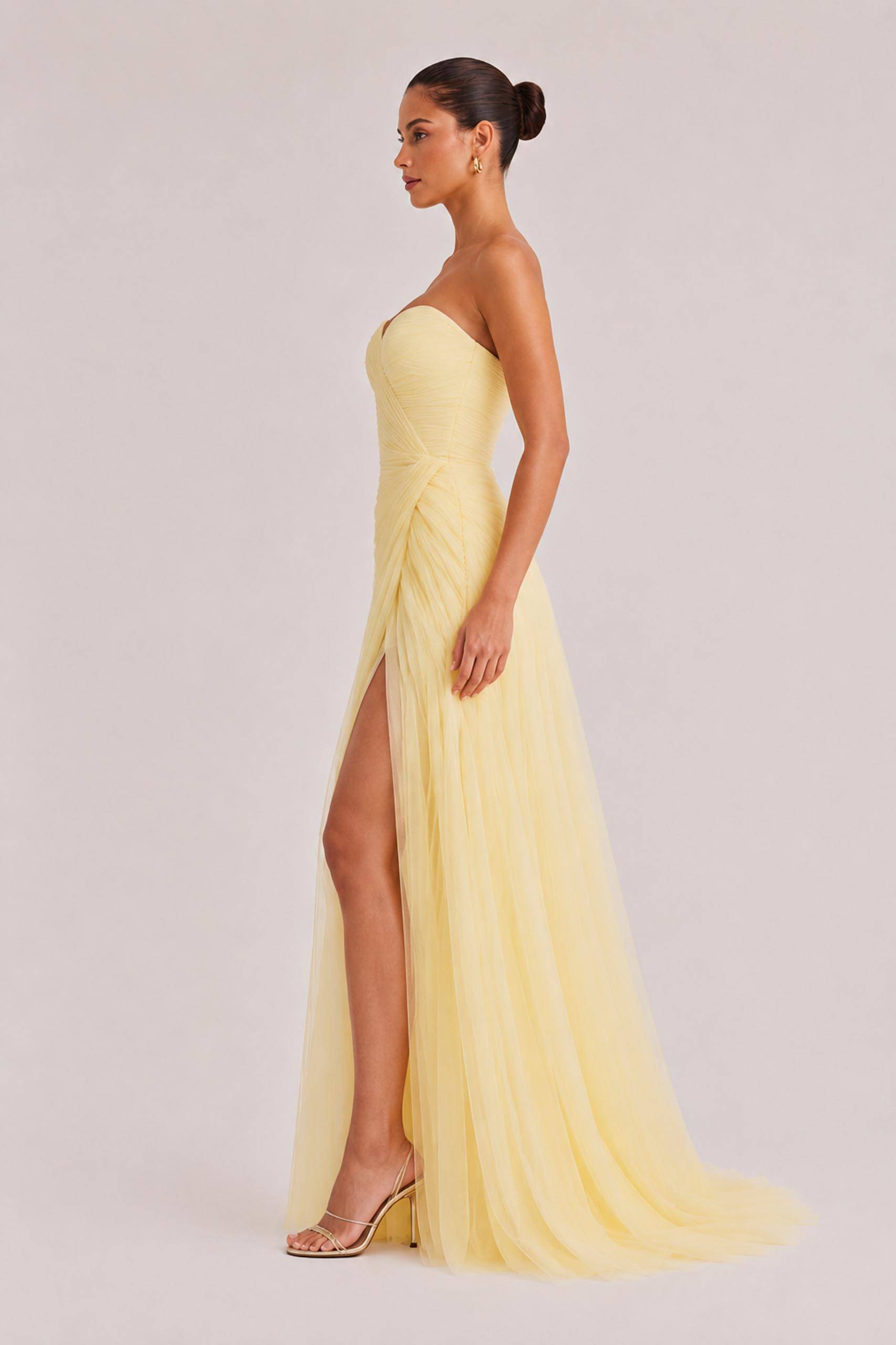 Elegant Strapless Pleated Tulle Maxi Dress