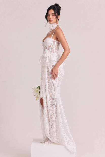 White Thin Sling Lace Waist Three-dimensional Flower Irregular Split Trailing Wedding Dress