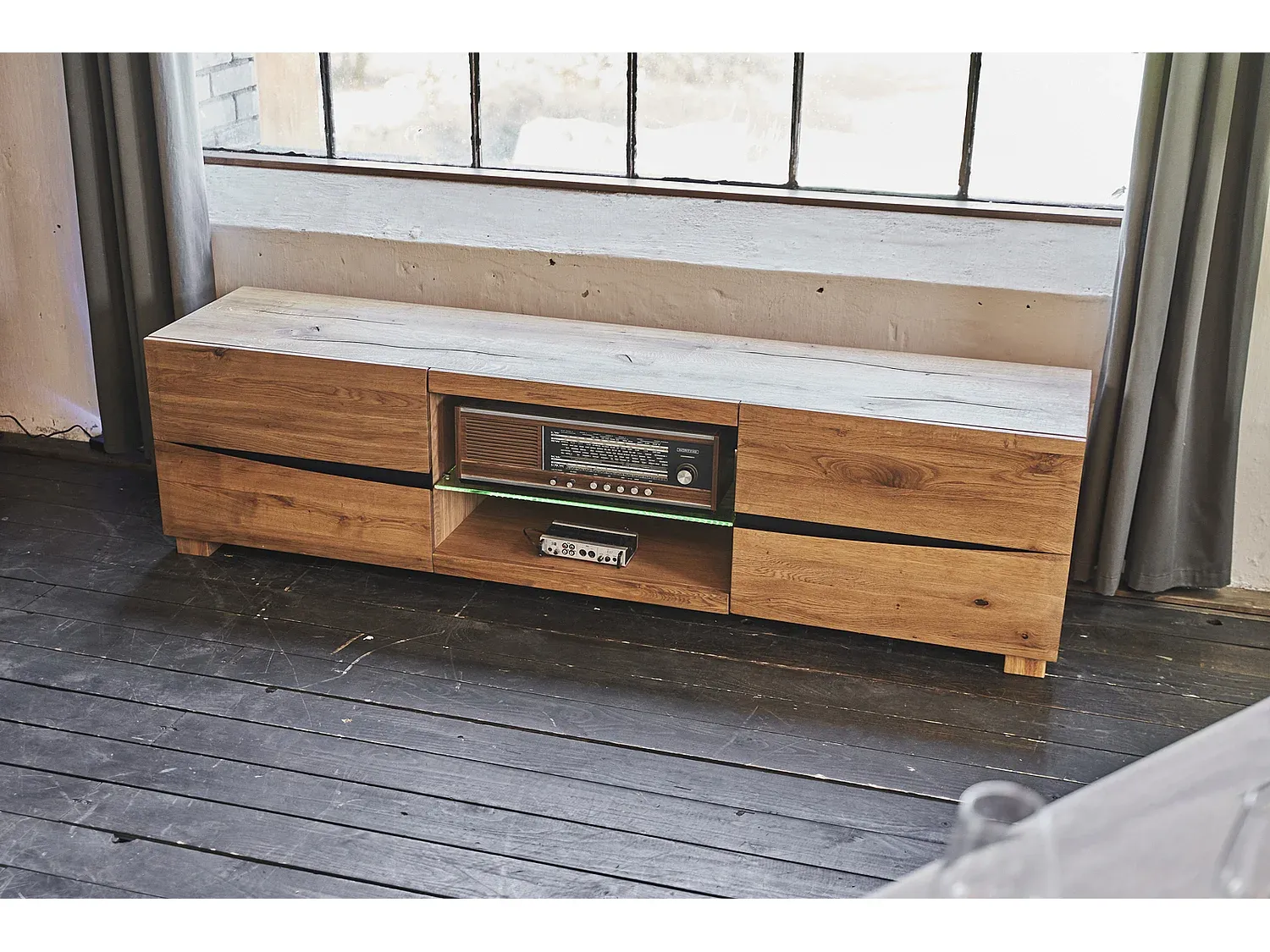 Wohnzimmer und Flur,Wohnzimmermöbel,TV-Board-Furniilume