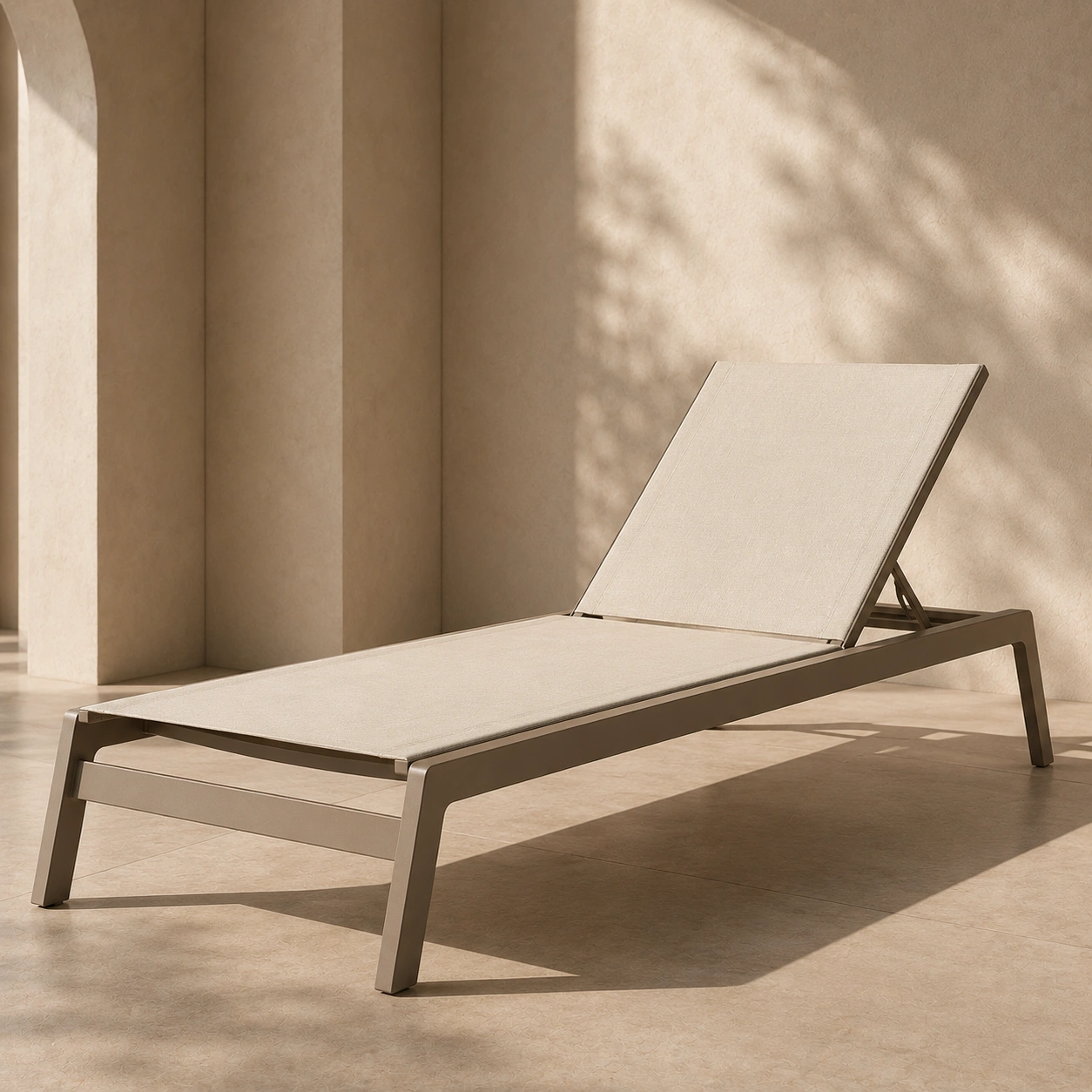 Moderne Sonnenliege Sandbeige
