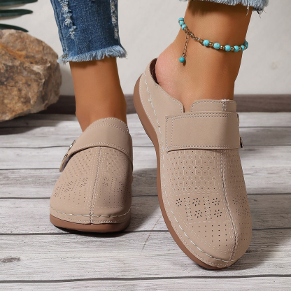 🏆 Ganztägiger Komfort 👣 Bequeme Leder-Slipper mit Keilabsatz – leicht anzuziehen und angenehm beim Gehen ⏳ 𝐋𝐄𝐓𝐙𝐓𝐄𝐑 𝐓𝐀𝐆: 𝟖𝟎 % 𝐑𝐀𝐁𝐀𝐓𝐓