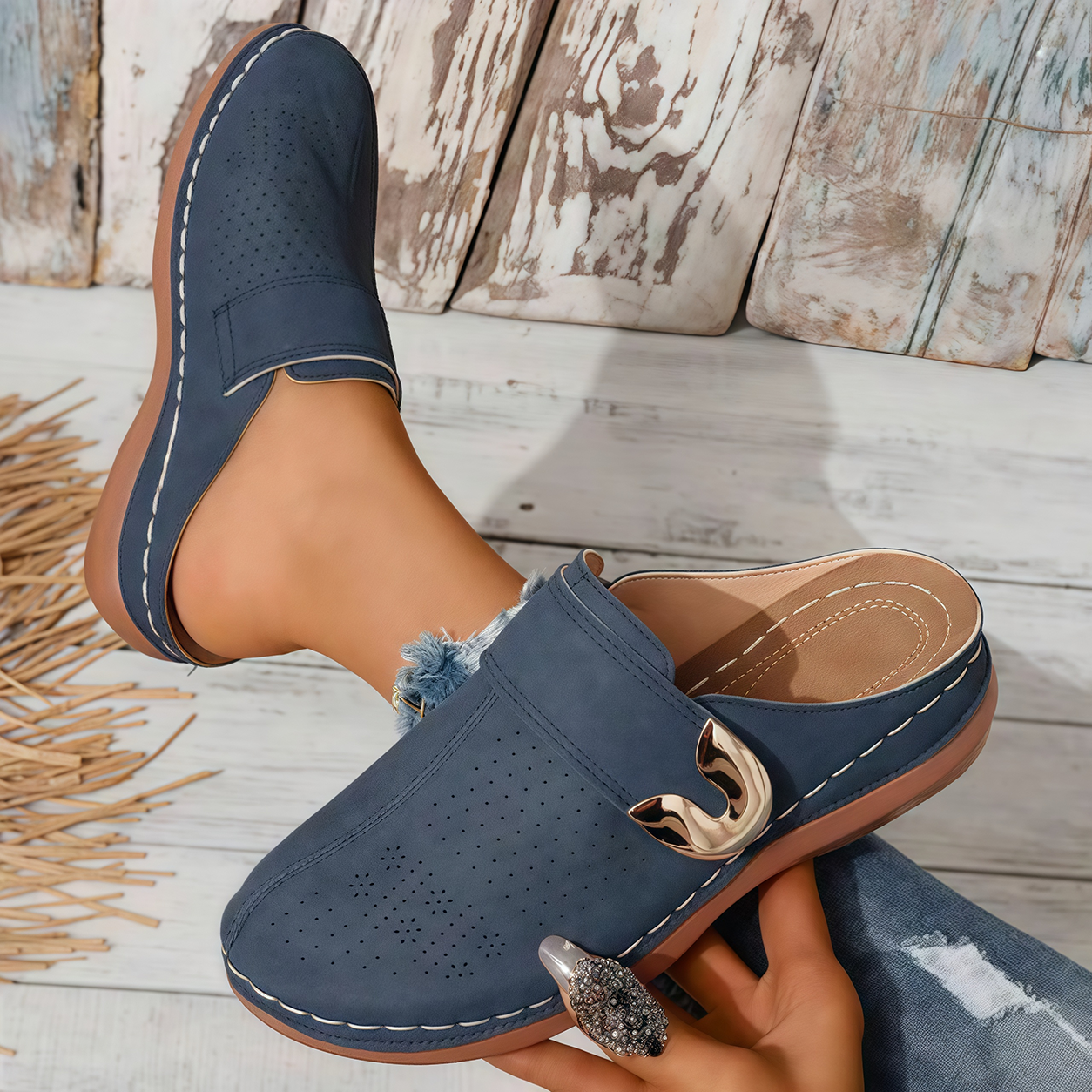 🏆 Ganztägiger Komfort 👣 Bequeme Leder-Slipper mit Keilabsatz – leicht anzuziehen und angenehm beim Gehen ⏳ 𝐋𝐄𝐓𝐙𝐓𝐄𝐑 𝐓𝐀𝐆: 𝟖𝟎 % 𝐑𝐀𝐁𝐀𝐓𝐓