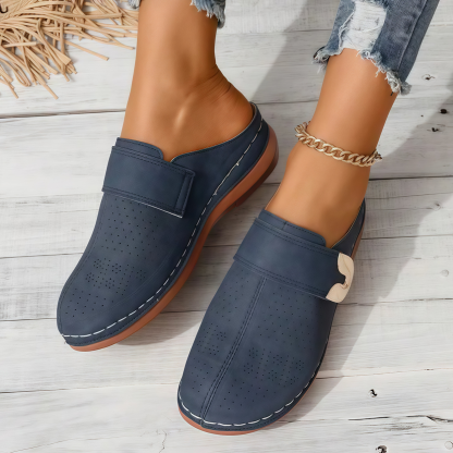🏆 Ganztägiger Komfort 👣 Bequeme Leder-Slipper mit Keilabsatz – leicht anzuziehen und angenehm beim Gehen ⏳ 𝐋𝐄𝐓𝐙𝐓𝐄𝐑 𝐓𝐀𝐆: 𝟖𝟎 % 𝐑𝐀𝐁𝐀𝐓𝐓