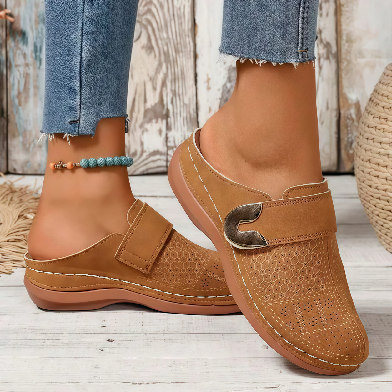 🏆 Ganztägiger Komfort 👣 Bequeme Leder-Slipper mit Keilabsatz – leicht anzuziehen und angenehm beim Gehen ⏳ 𝐋𝐄𝐓𝐙𝐓𝐄𝐑 𝐓𝐀𝐆: 𝟖𝟎 % 𝐑𝐀𝐁𝐀𝐓𝐓