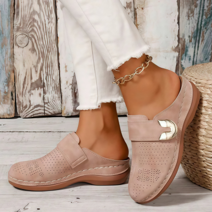 🏆 Ganztägiger Komfort 👣 Bequeme Leder-Slipper mit Keilabsatz – leicht anzuziehen und angenehm beim Gehen ⏳ 𝐋𝐄𝐓𝐙𝐓𝐄𝐑 𝐓𝐀𝐆: 𝟖𝟎 % 𝐑𝐀𝐁𝐀𝐓𝐓