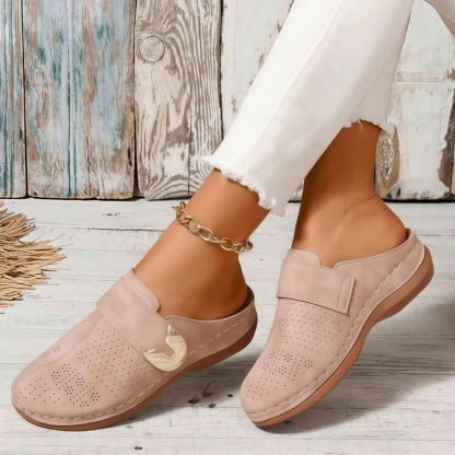 🏆 Ganztägiger Komfort 👣 Bequeme Leder-Slipper mit Keilabsatz – leicht anzuziehen und angenehm beim Gehen ⏳ 𝐋𝐄𝐓𝐙𝐓𝐄𝐑 𝐓𝐀𝐆: 𝟖𝟎 % 𝐑𝐀𝐁𝐀𝐓𝐓