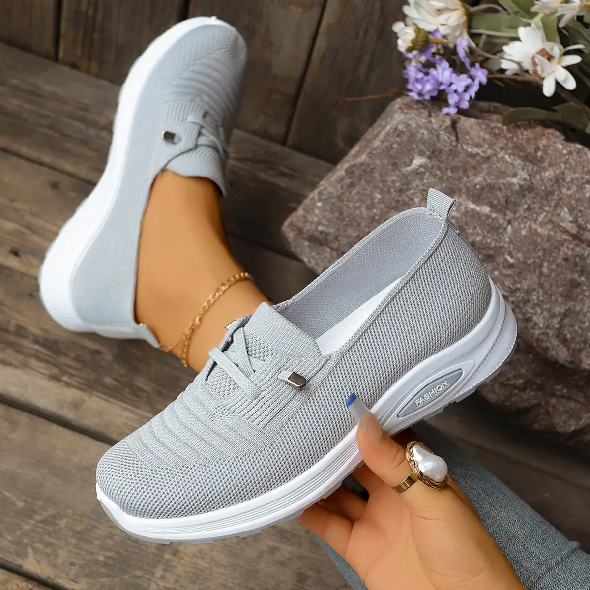 👟( 𝐋𝐄𝐓𝐙𝐓𝐄𝐑 𝐓𝐀𝐆: 𝟖𝟎 % 𝐑𝐀𝐁𝐀𝐓𝐓 )Damen Slip-On Sneaker aus Strickmaterial