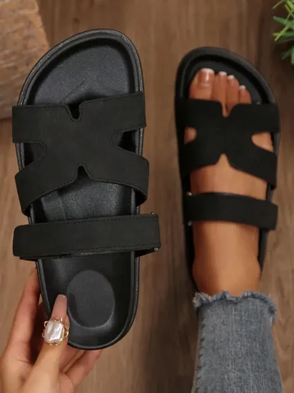 💯 Nur heute: 55 % RABATT 🔥 Schwarze Slip-on-Sandalen aus Kunstleder mit Cut-out-Design und PU-Details – ideal für den Valentinstag und den Sommer