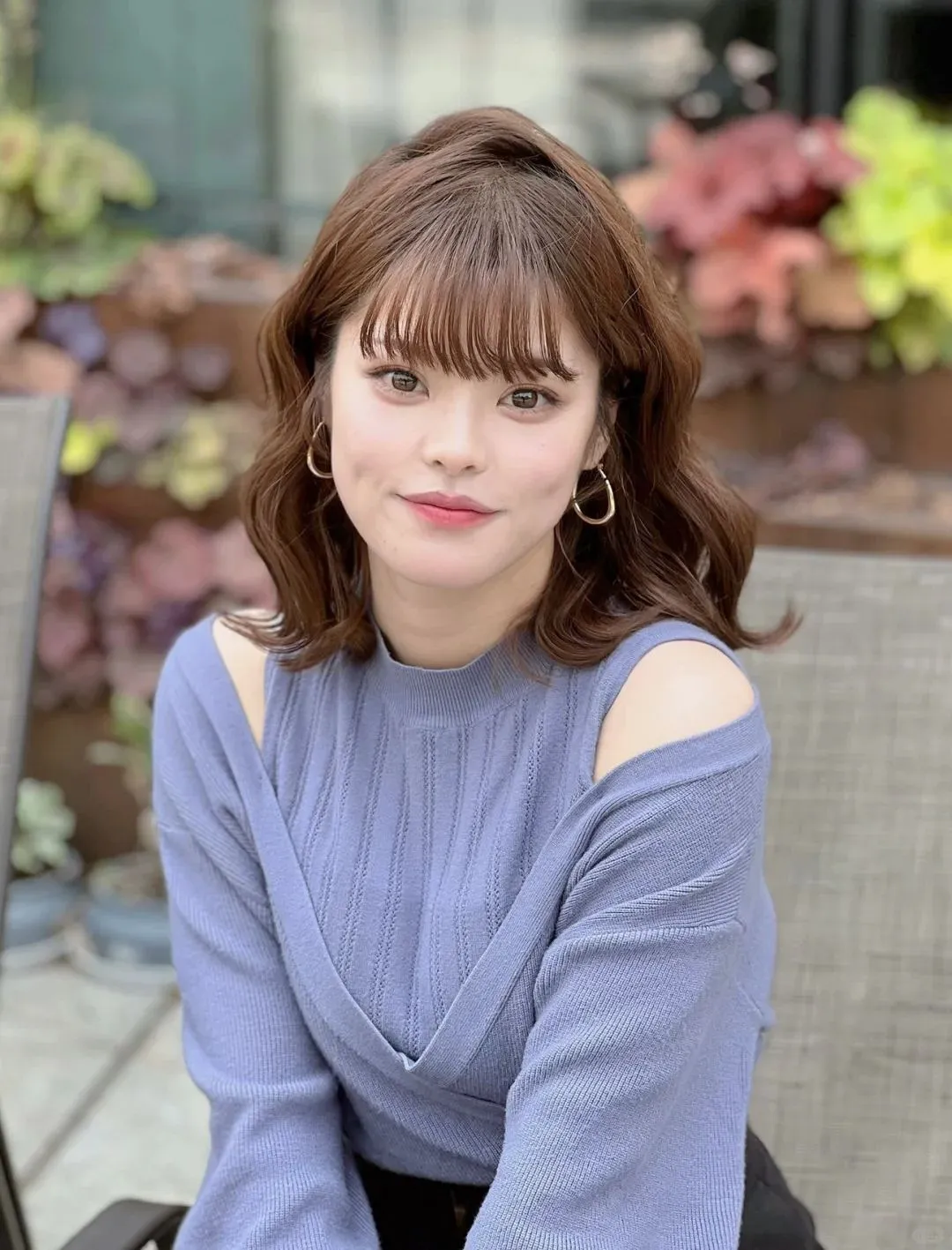 Off-shoulder fake two-piece sweater