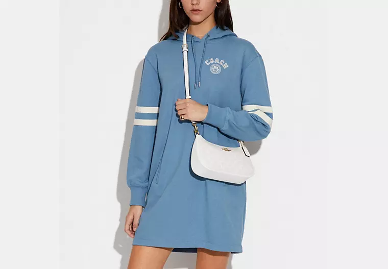 COAthtCH Teri Shoulder Bag In Signature Canvas