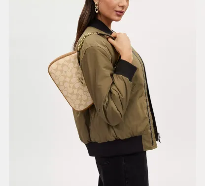 COAthtCH Teri Shoulder Bag In Signature Canvas