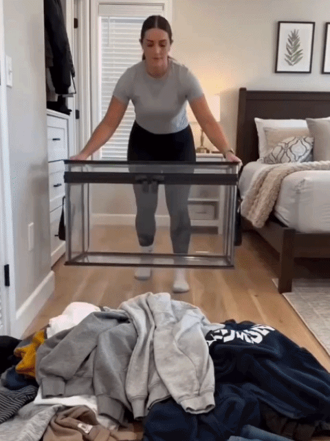 Suggested image: three-step use demo showing fold, pack, zip, and stack clear storage bags