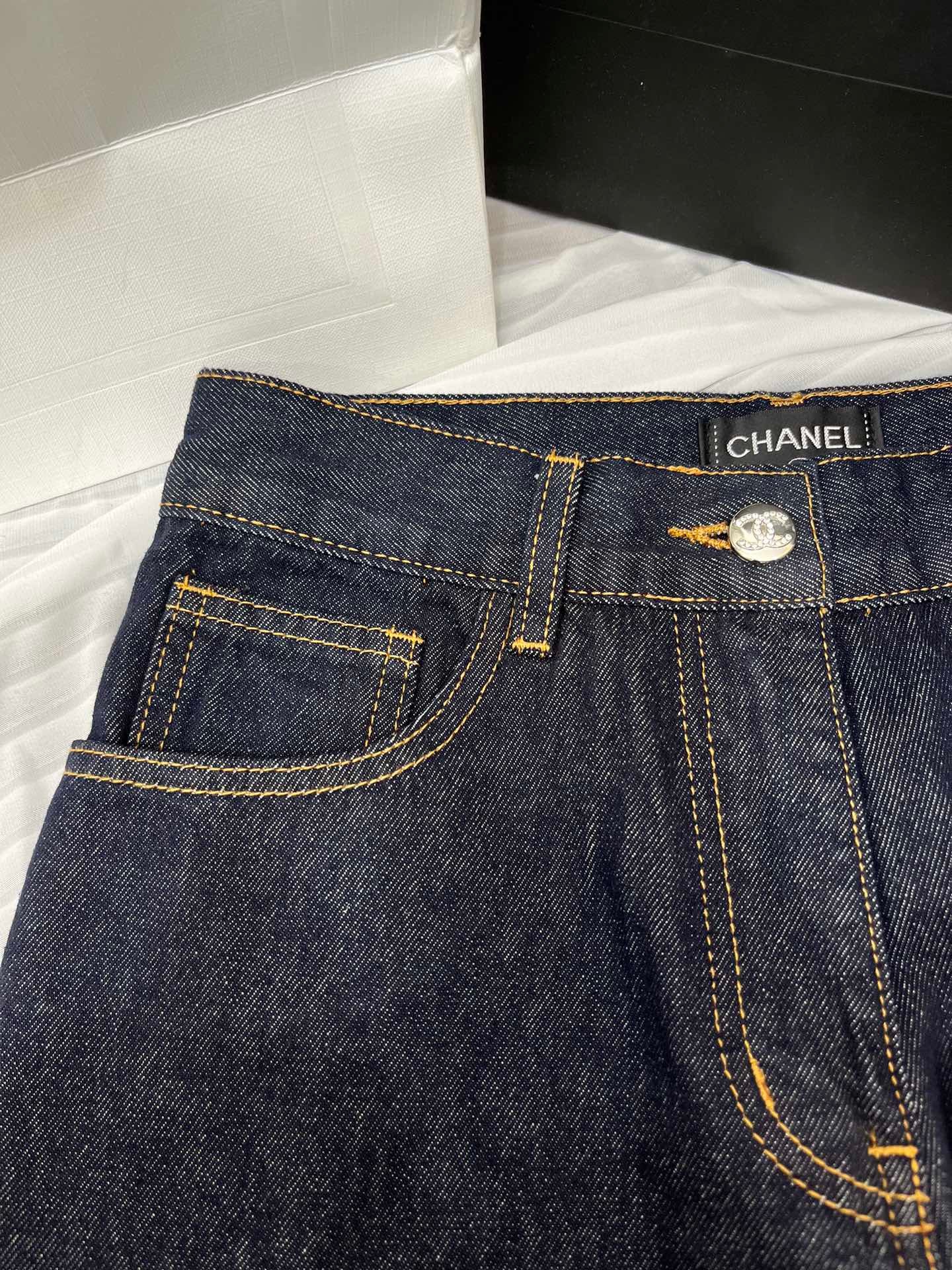 CHNEL DARK denim jeans