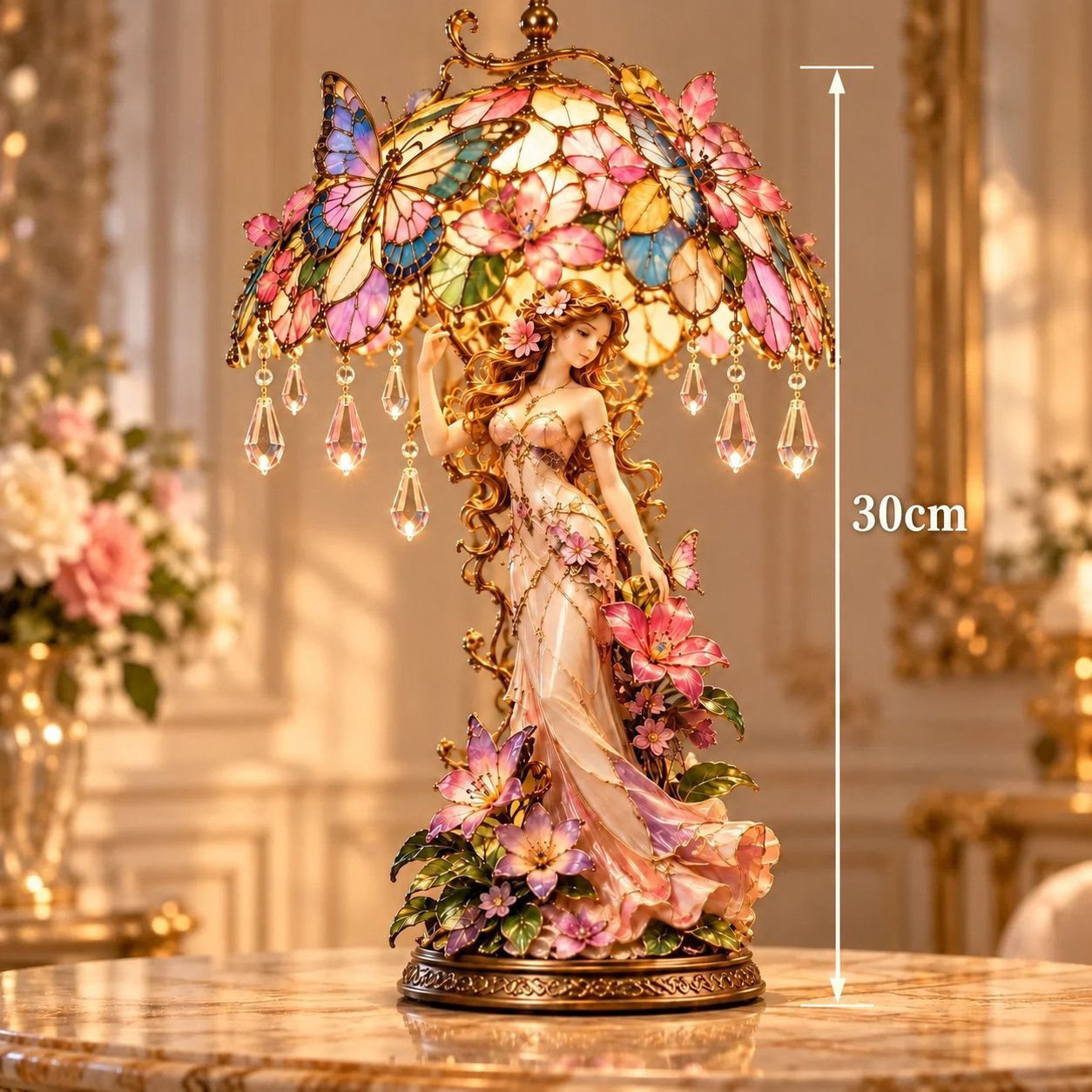 Dekolampe mit Schmetterlingen, Blüten und Figurenmotiv