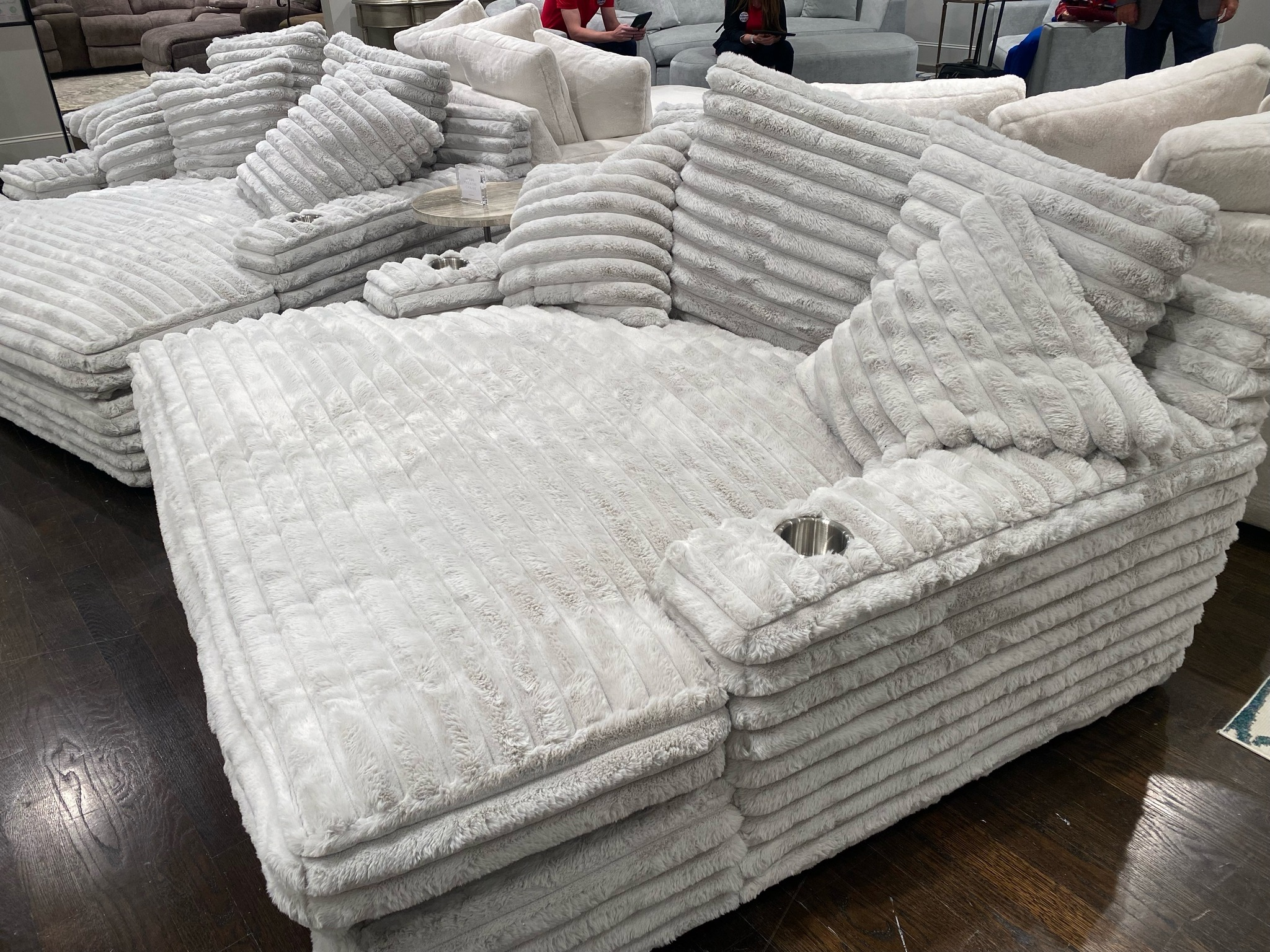 Nestle Chaise Lounge With Dual Cupholders And Charging Ports