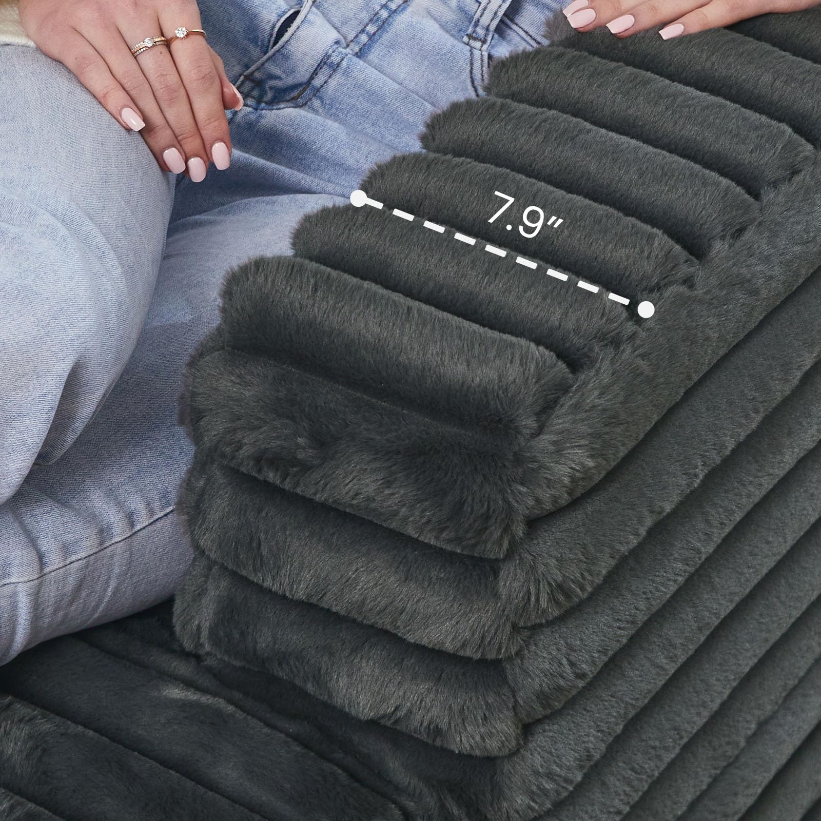 Upholstered Chaise Lounge Pull Out Sofa Bed with Pillows Couch Bed Sofa Pull Out Couch Sleeper Chair for Living Room Plush Corduroy