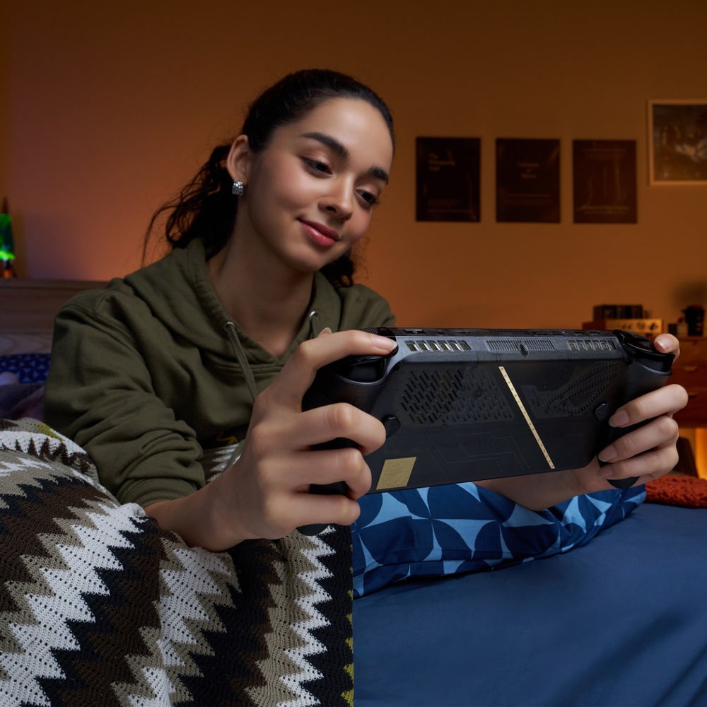 7.4” 1080p 120Hz OLED Touchscreen Gaming Handheld, AMD Ryzen AI Z2 Extreme, 24GB RAM, 1TB SSD
